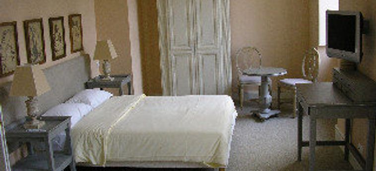 Hotel Chateau De Lazenay:  BOURGES