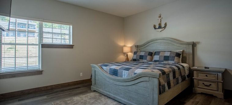 Hotel All Decked Out 9 Bedroom Home By Redawning Branson (Mo) : Photo 