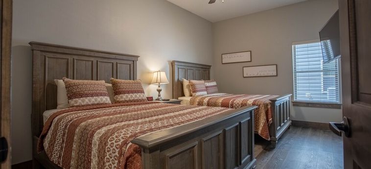 Hotel All Decked Out 9 Bedroom Home By Redawning Branson (Mo) : Photo 