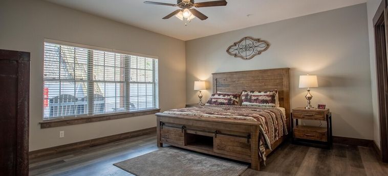 Hotel All Decked Out 9 Bedroom Home By Redawning Branson (Mo): Photo 