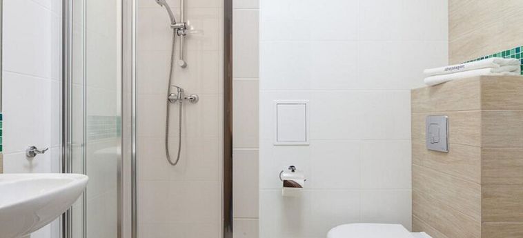 Hotel Absynt Apart Wierzbowa:  BRESLAU