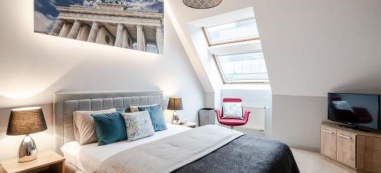 Hotel Absynt Apart Wierzbowa:  BRESLAU