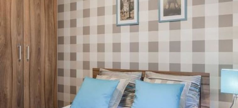 Hotel Absynt Apart Wierzbowa:  BRESLAU