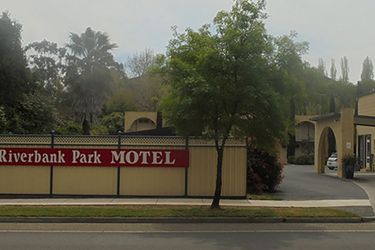 Hotel Riverbank Park Motel:  BRIGHT - VICTORIA