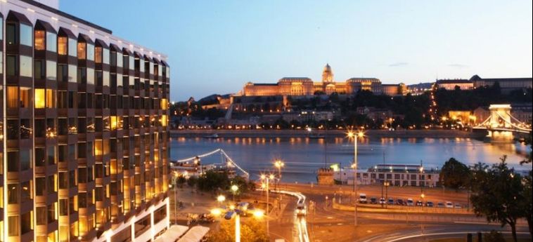 Hotel Sofitel Budapest Chain Bridge:  BUDAPEST