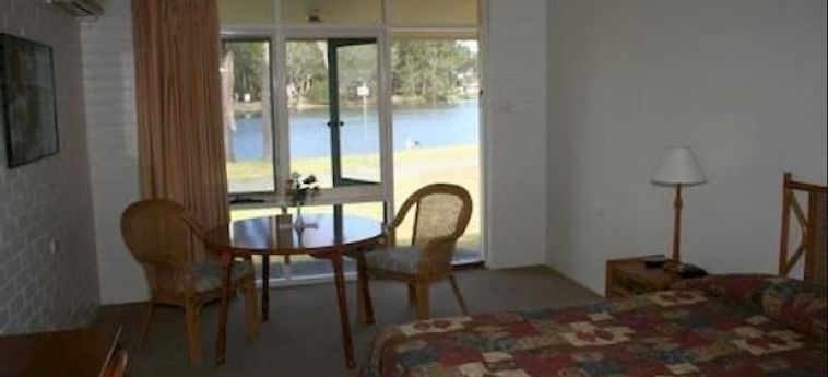 Hotel Hibiscus Lakeside Motel:  BUDGEWOI - NEW SOUTH WALES