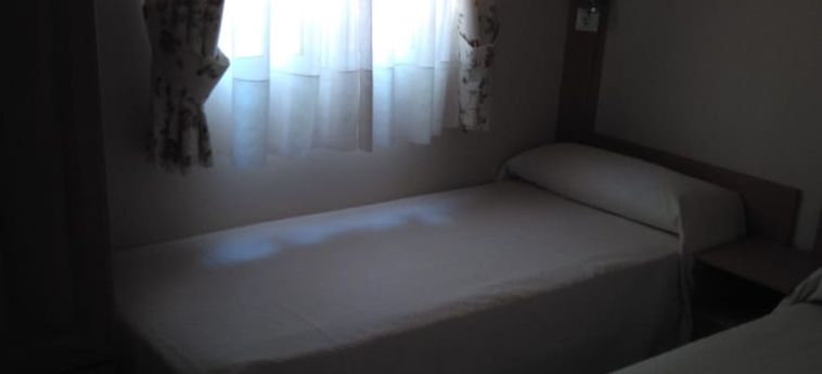 Hotel Camping Fuentes Blancas Burgos : Photo 