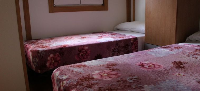Hotel Camping Fuentes Blancas:  BURGOS