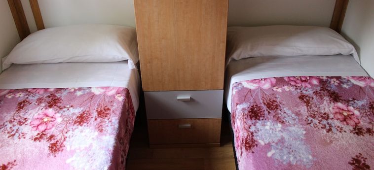 Hotel Camping Fuentes Blancas:  BURGOS