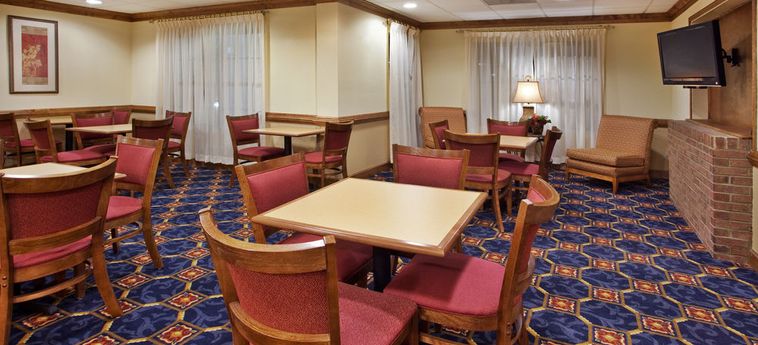 Hotel Holiday Inn Express & Suites:  BYRON (GA)