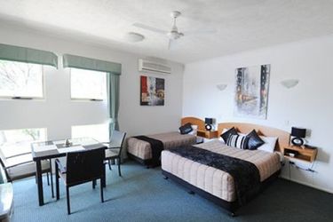 Hotel Caboolture Riverlakes Motel:  CABOOLTURE - QUEENSLAND