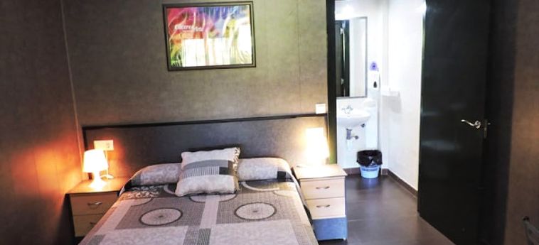 Hotel Hostal - Camping Ciudad De Cáceres Caceres: Foto 