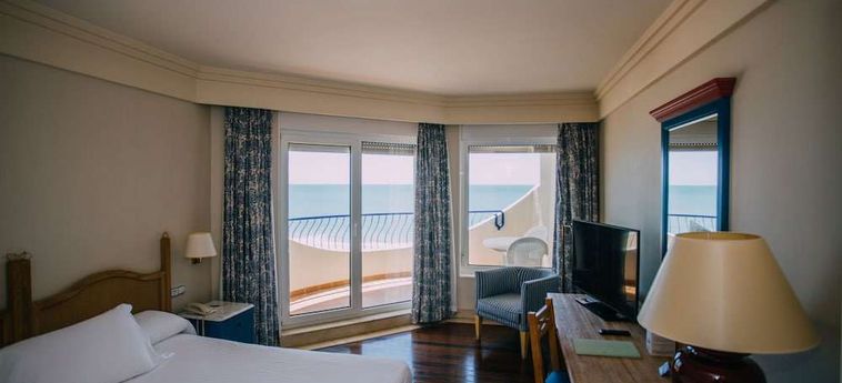 Hotel Playa Victoria:  CADIZ - COSTA DE LA LUZ