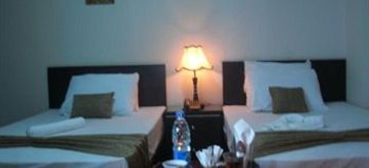 Cairo Plaza Guest House:  CAIRE