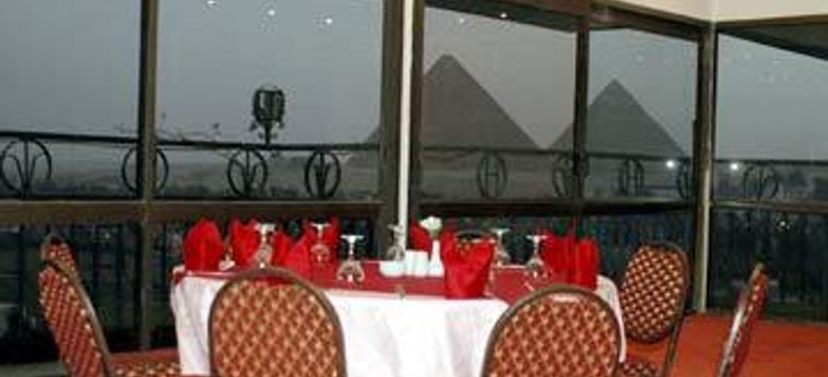 Hotel Pyramids Plaza:  CAIRE