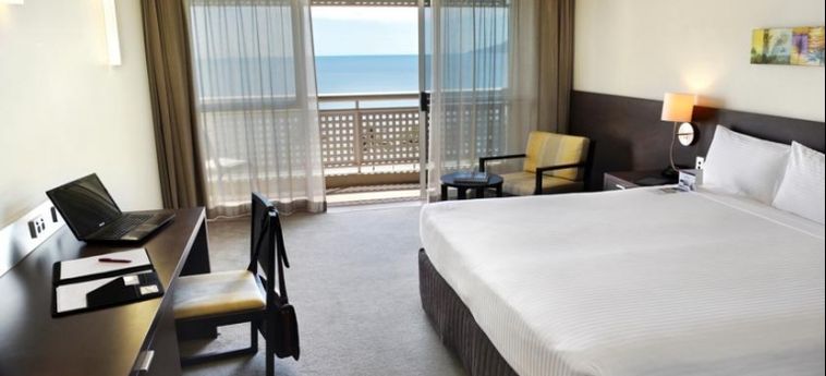 Hotel Holiday Inn Cairns Harbourside:  CAIRNS - QUEENSLAND