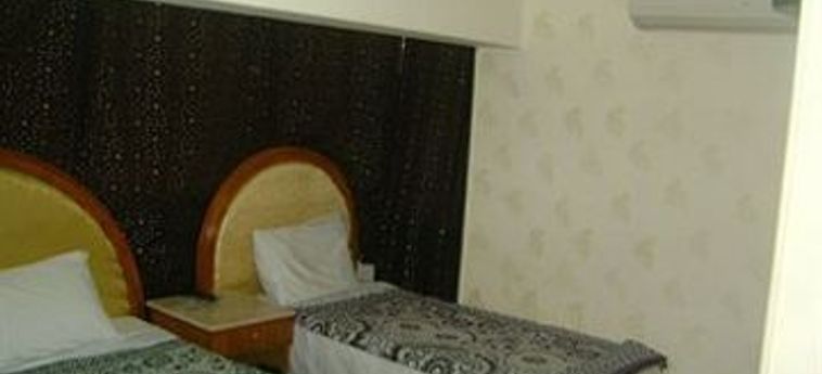 Isis Hotel 2 - Hostel:  CAIRO