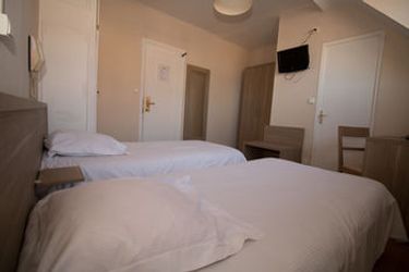 Hotel Pacific:  CALAIS