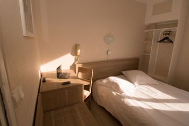 Hotel Pacific:  CALAIS