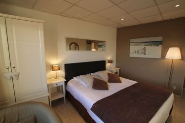Hotel La Maison Blanche Calais: Photo 