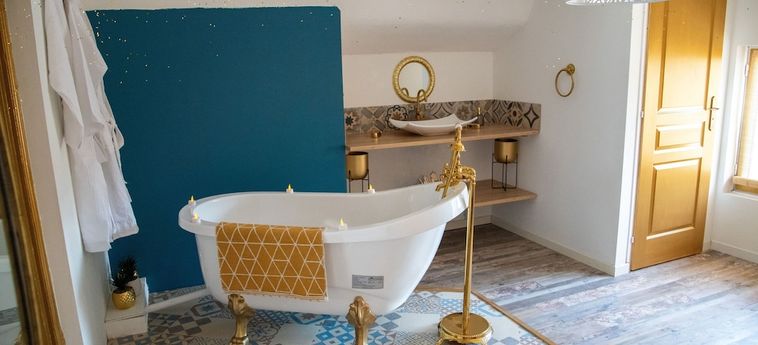 Hotel Aux 3 Nuances Suites Privatives &Amp; Spa Calais: Foto 