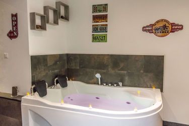 Hotel Aux 3 Nuances Suites Privatives &Amp; Spa Calais: Photo 