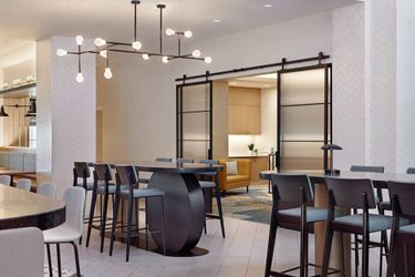 Delta Hotels Calgary Airport In Terminal Calgary: Photo 