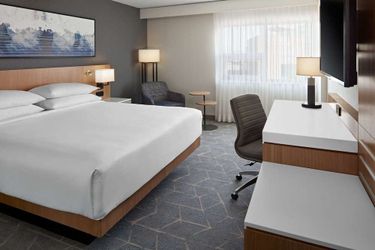 Delta Hotels Calgary Airport In Terminal Calgary: Photo 