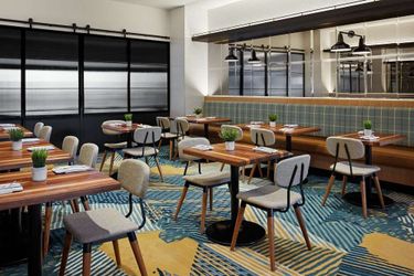 Delta Hotels Calgary Airport In Terminal Calgary: Photo 