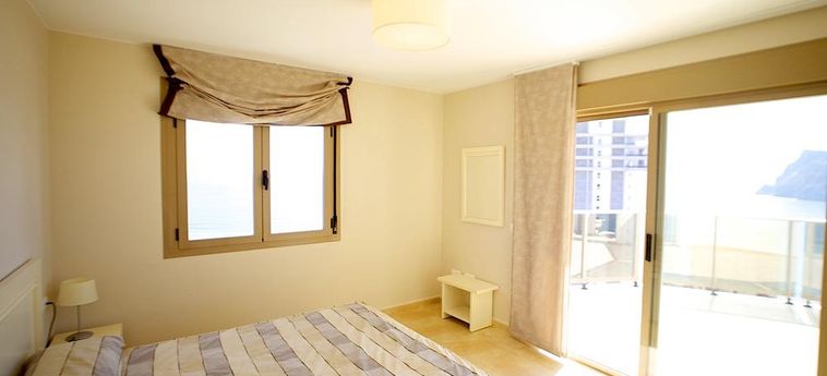 Hotel Apartamentos Esmeralda Suites:  CALPE - COSTA BLANCA