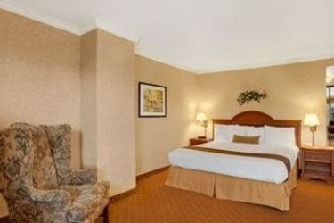 Hotel Holiday Inn Express & Suites Camarillo:  CAMARILLO (CA)