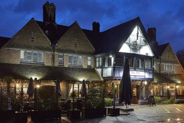 Ely Hotel By Chef & Brewer Collection:  CAMBERLEY