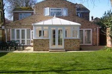 Ayah Villa Guest House:  CAMBRIDGE