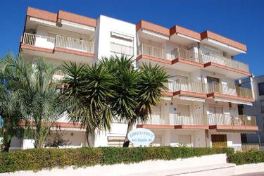 Hotel Apartamentos Els Pins Ii:  CAMBRILS