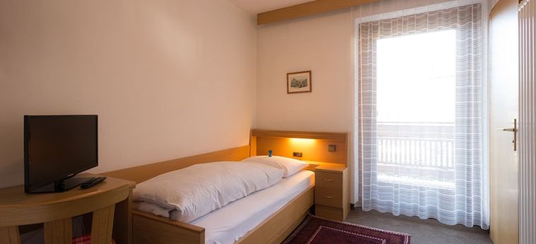 Hotel Garni Niederbacher:  CAMPO TURES - BOLZANO