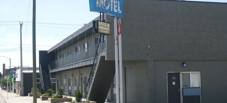 Hotel Camrest Motel:  CAMROSE
