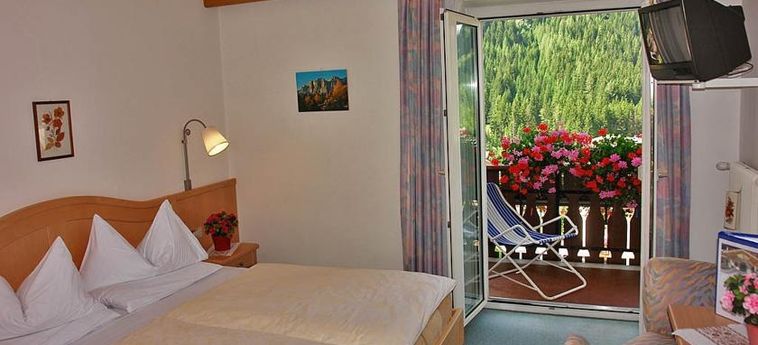 Hotel Cesa Tyrol:  CANAZEI - TRENTO