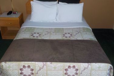 Hotel Mountain View Inn:  CANMORE
