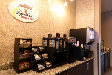 Hotel Super 8 Canmore Canmore: Photo 
