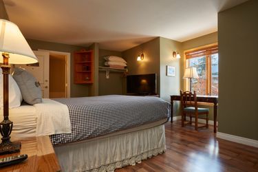 Hotel The Lady Macdonald Country Inn Canmore: Photo 