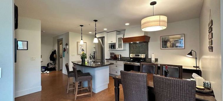Hotel Solara Corner Suite-Pool &Amp; Hot Tub &Amp; Spa Canmore : Photo 