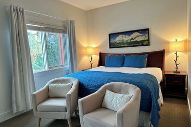 Hotel Solara Corner Suite-Pool &Amp; Hot Tub &Amp; Spa Canmore: Photo 