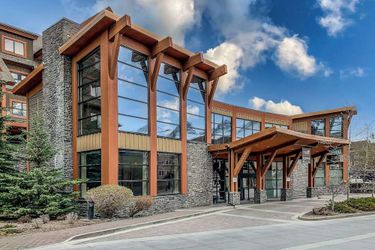 Hotel Solara Corner Suite-Pool &Amp; Hot Tub &Amp; Spa Canmore: Photo 