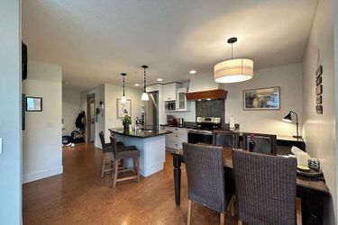Hotel Solara Corner Suite-Pool &Amp; Hot Tub &Amp; Spa Canmore: Photo 