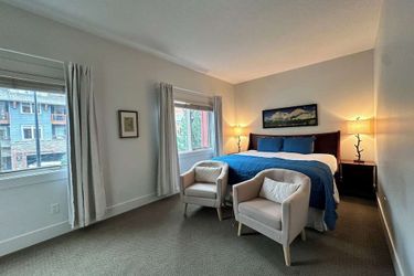 Hotel Solara Corner Suite-Pool &Amp; Hot Tub &Amp; Spa Canmore: Photo 