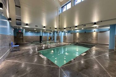 Hotel Solara Corner Suite-Pool &Amp; Hot Tub &Amp; Spa Canmore: Photo 