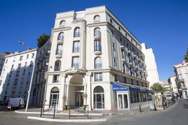Hotel Cristal:  CANNES