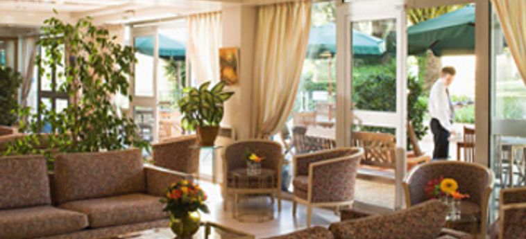 Hotel Residence Les Agapanthes:  CANNES