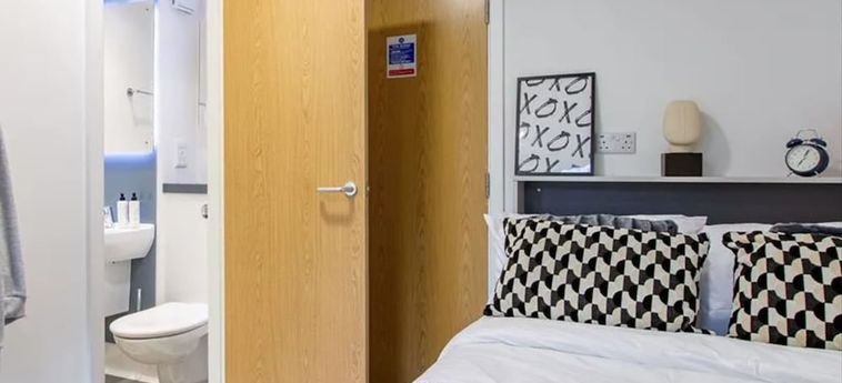 ENSUITE ROOMS STUDENTS ONLY - CANTERBURY - CAMPUS ACCOMMODATION 4 Stelle