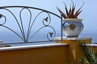 Hotel Villa Mimosa:  CAPRI ISLAND - NAPLES